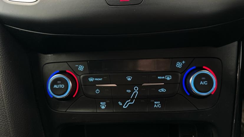 Air Conditioning /Dual Climate Control 