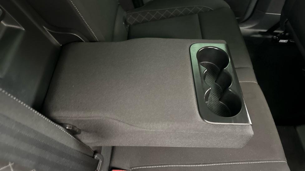 Rear Armrest/ Cup Holder