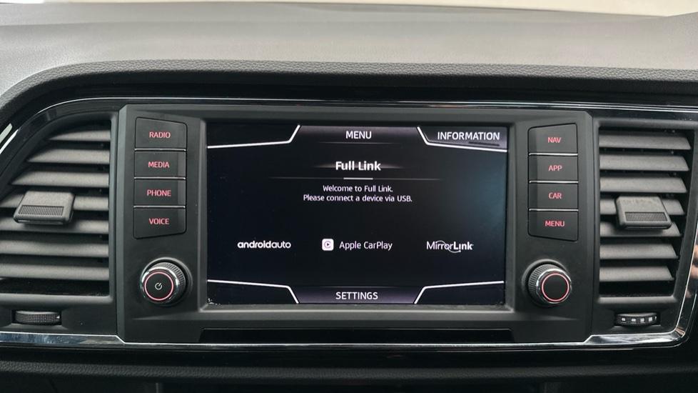 Apple Car Play & Android Auto