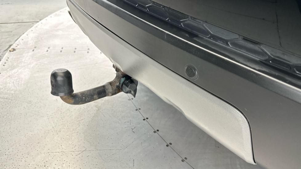 Rear Parking Sensors / Tow Bar 