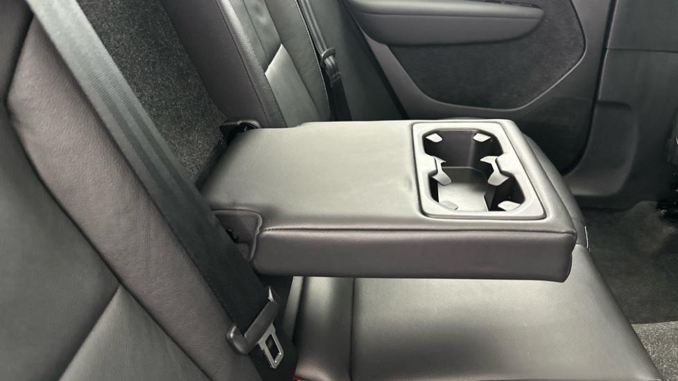 Rear Armrest/ Cup Holder