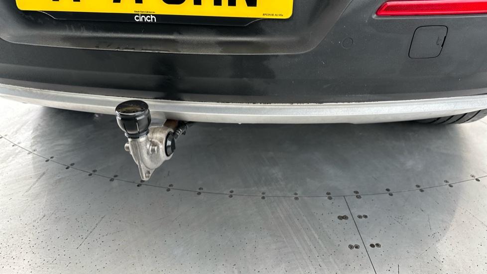 Rear Parking Sensors / Tow Bar