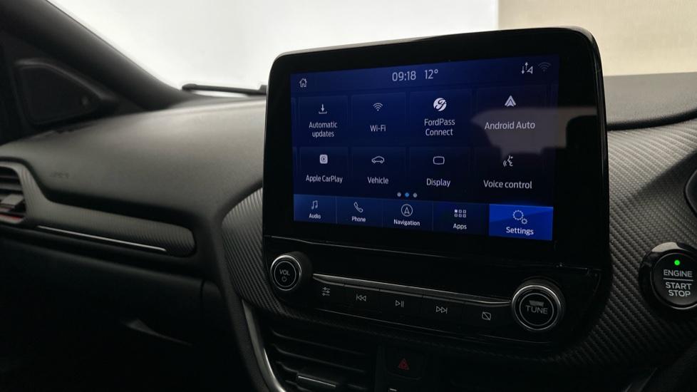 Apple Car Play & Android Auto