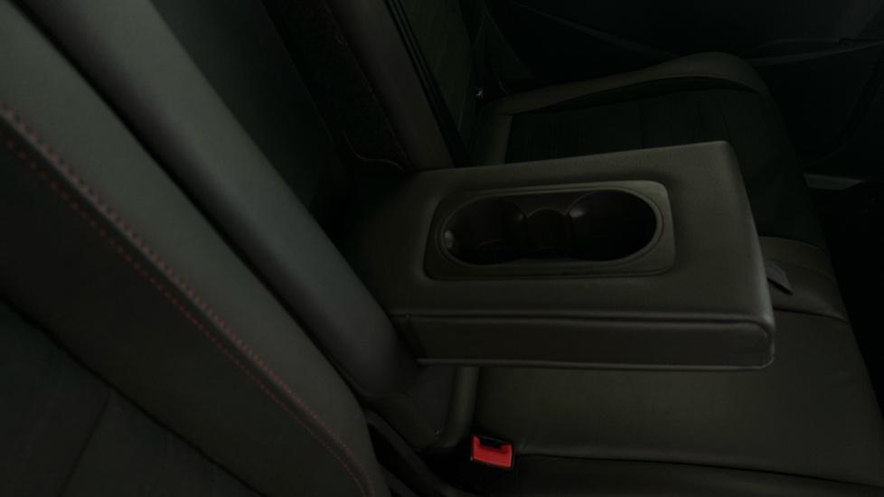 Rear Armrest/ Cup Holder