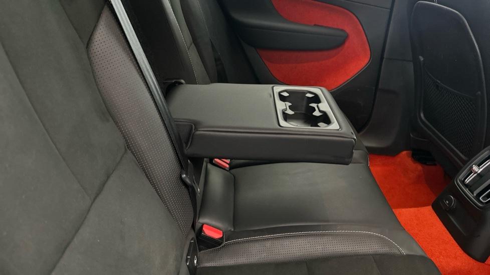 Rear Armrest/ Cup Holder