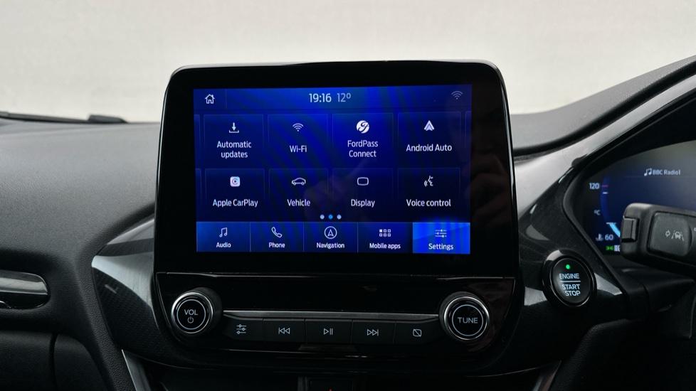 Apple Car Play & Android Auto