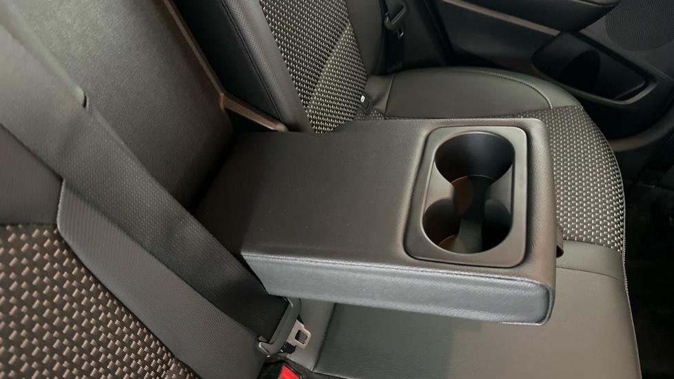 Rear Armrest/ Cup Holder