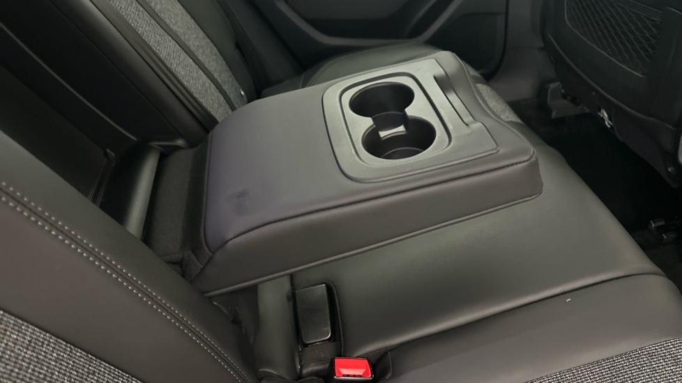 Rear Armrest/ Cup Holder