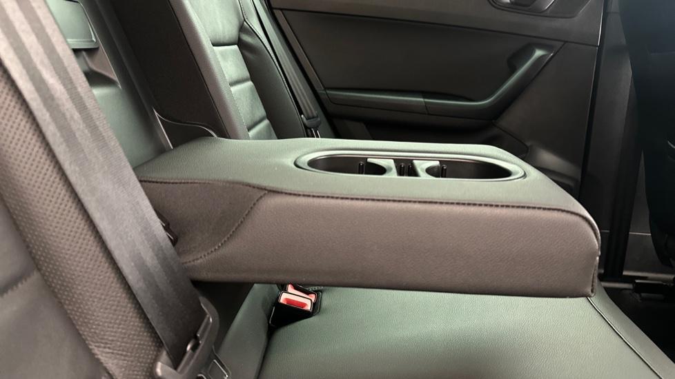 Rear Armrest/ Cup Holder