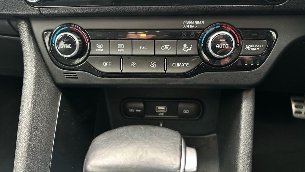 Air Conditioning /Dual Climate Control 