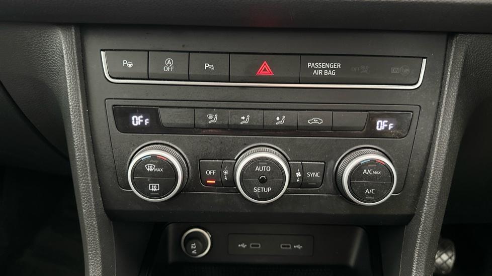 Air Conditioning /Dual Climate Control /Auto Stop/Start 