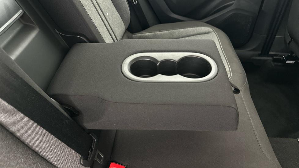 Rear Armrest/ Cup Holder