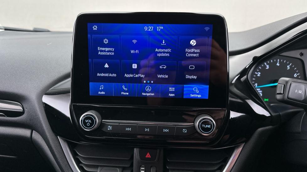 Apple Car Play & Android Auto