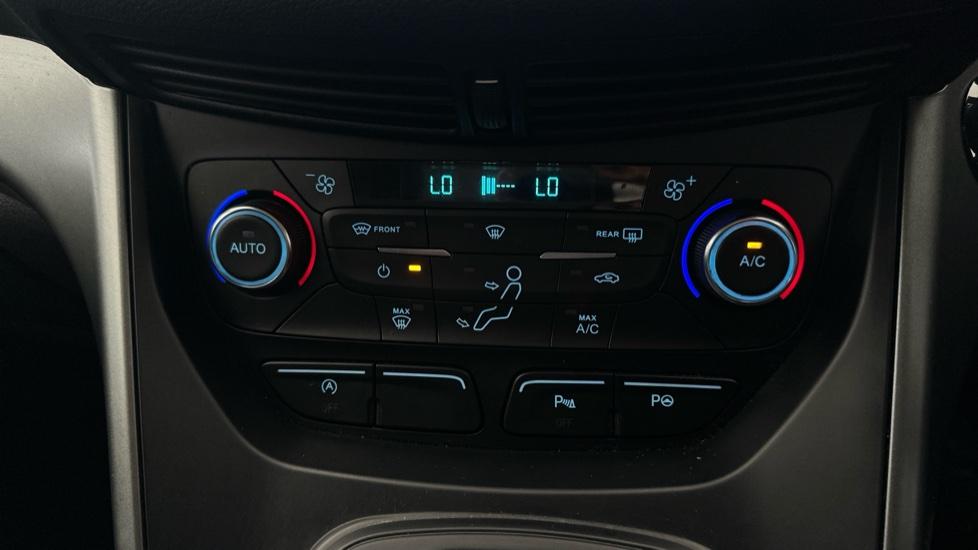 Air Conditioning /Dual Climate Control /Auto Stop/Start 