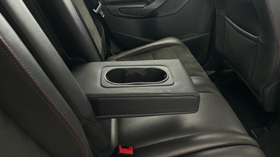 Rear Armrest/ Cup Holder