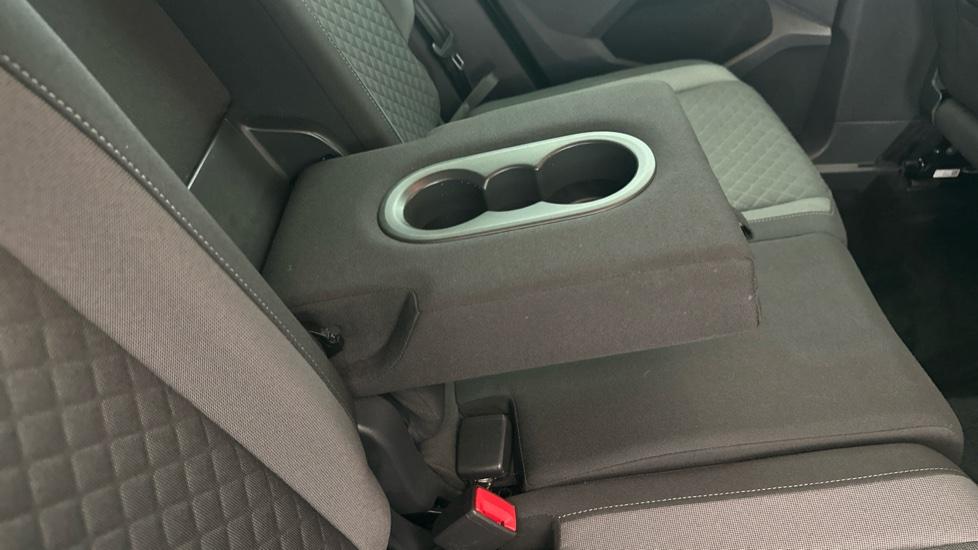 Rear Armrest/ Cup Holder