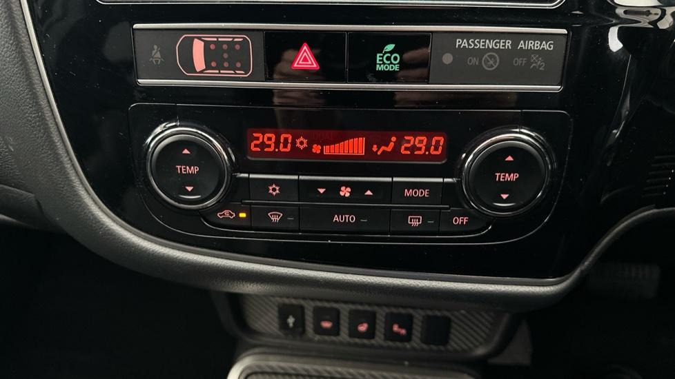 Air Conditioning /Dual Climate Control 