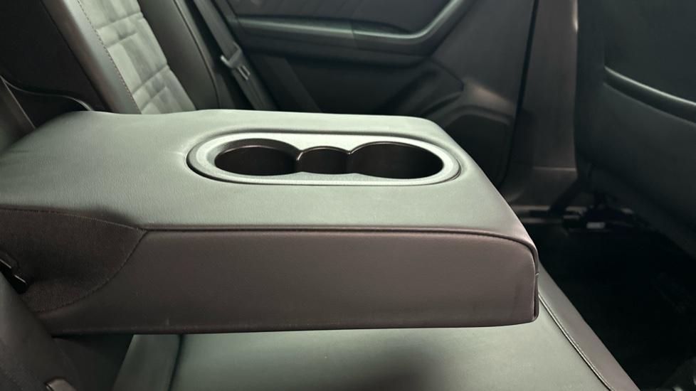 Rear Armrest/ Cup Holder