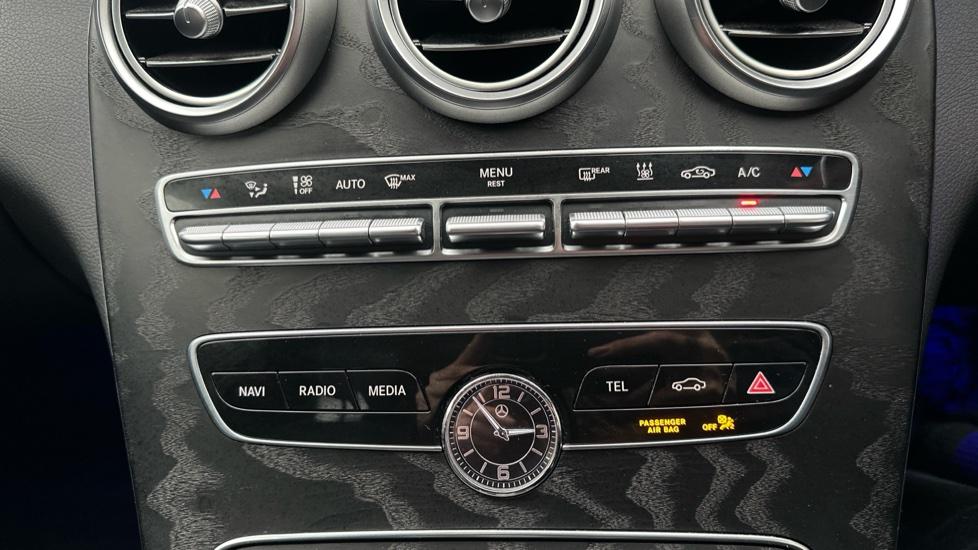 Air Conditioning /Dual Climate Control 