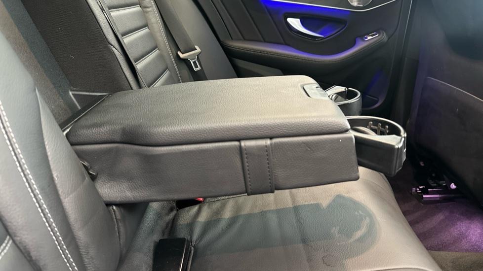 Rear Armrest/ Cup Holder