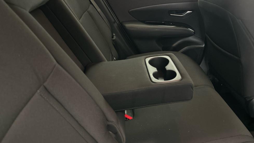 Rear Armrest/ Cup Holder