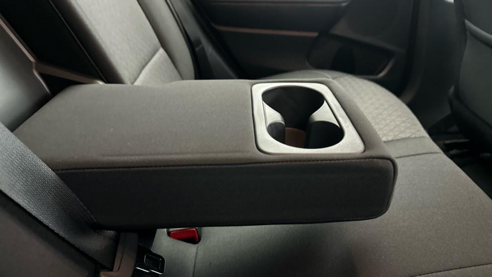 Rear Armrest/ Cup Holder