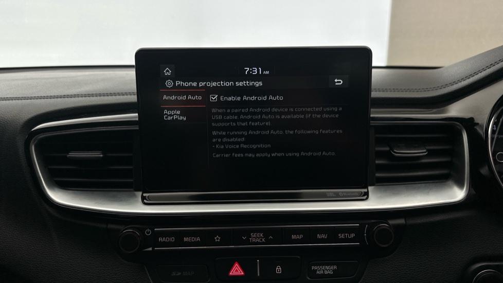 Apple Car Play & Android Auto