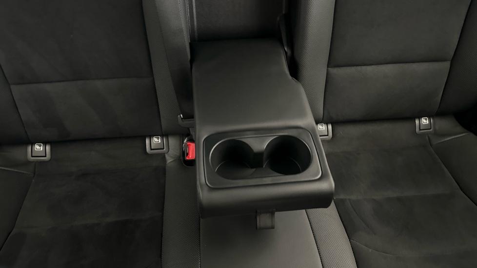 Rear Armrest/ Cup Holder