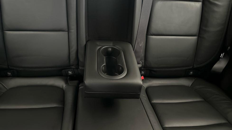 Rear Armrest/ Cup Holder