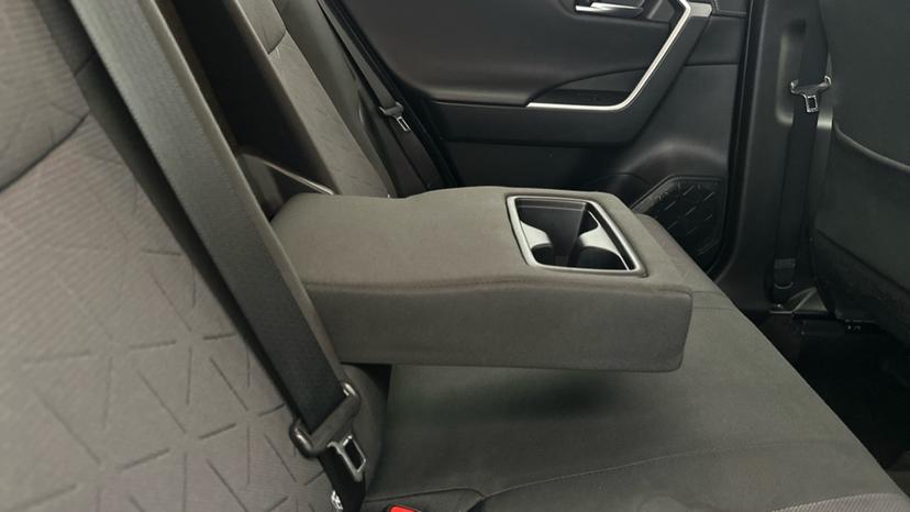 Rear Armrest/ Cup Holder