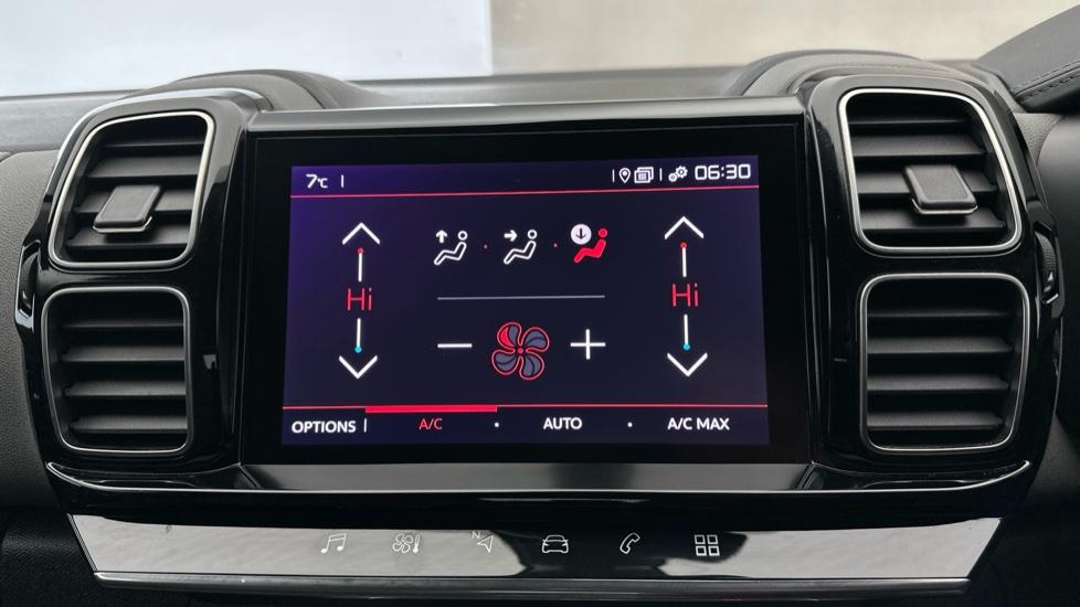 Dual Climate Control  / Air Conditioning 