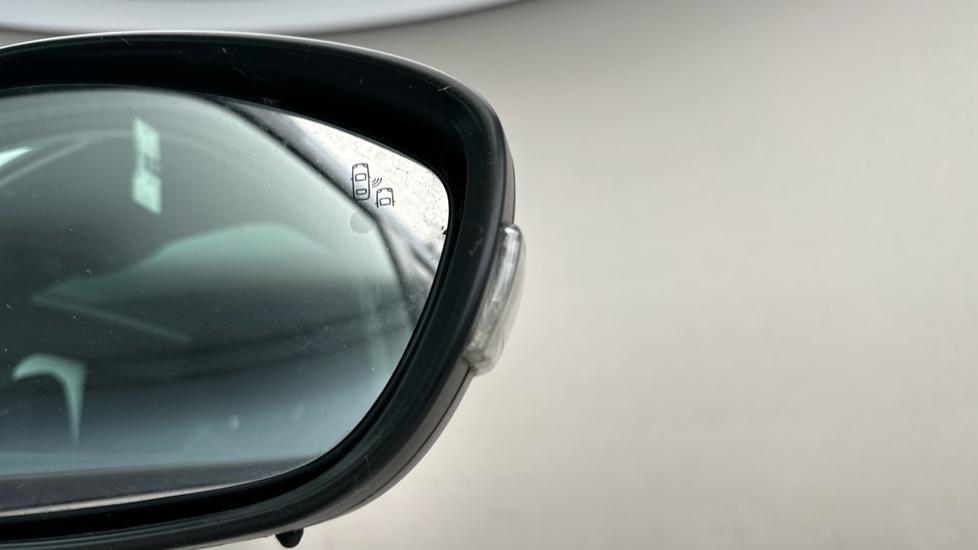 Blind Spot Monitoring System 