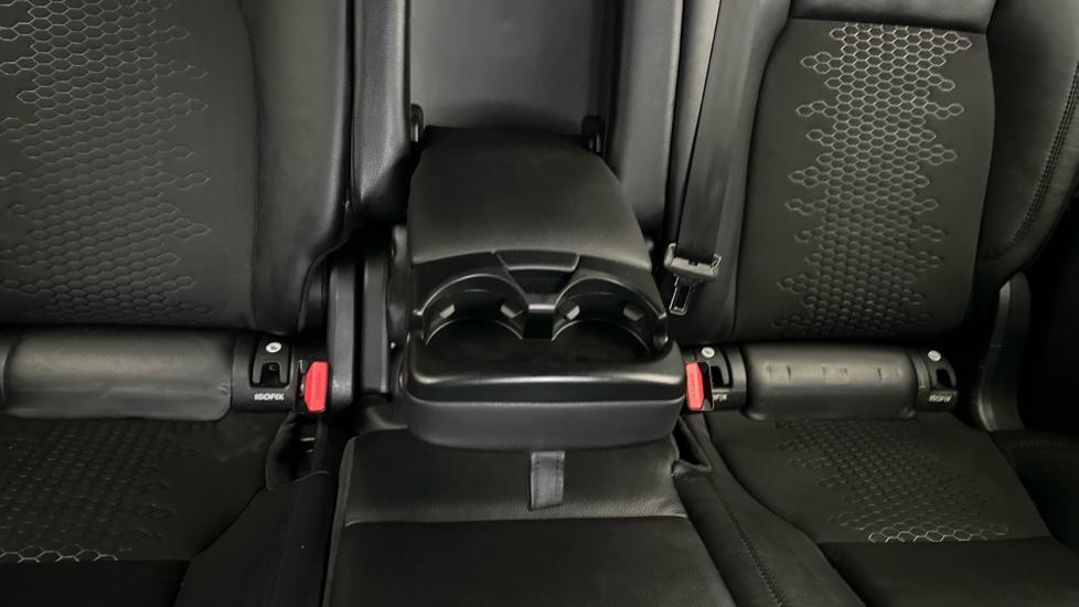 Rear Armrest/ Cup Holder