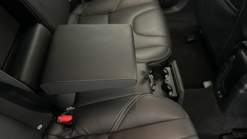 Rear Armrest/ Cup Holder