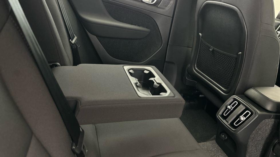 Rear Armrest/ Cup Holder