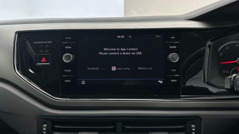 Apple Car Play & Android Auto