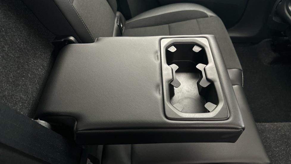 Rear Armrest/ Cup Holder