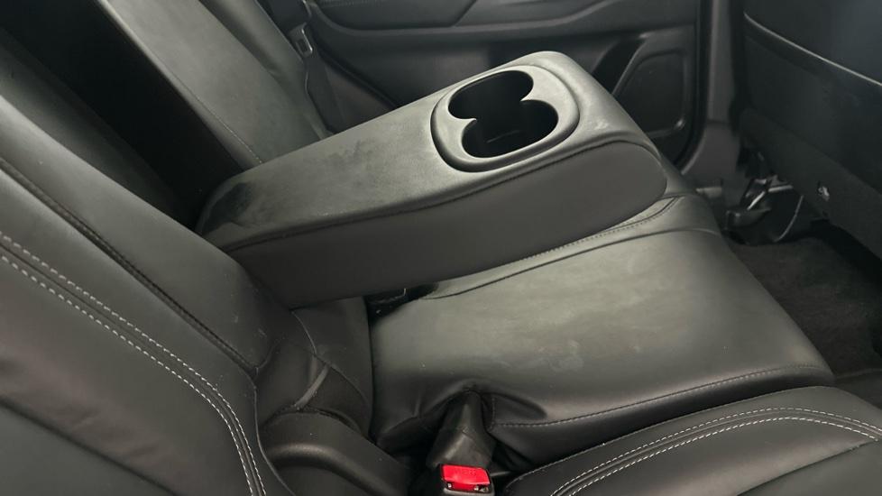 Rear Armrest/ Cup Holder