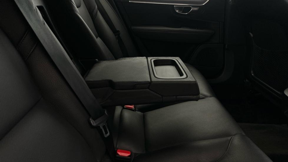 Rear Armrest/ Cup Holder