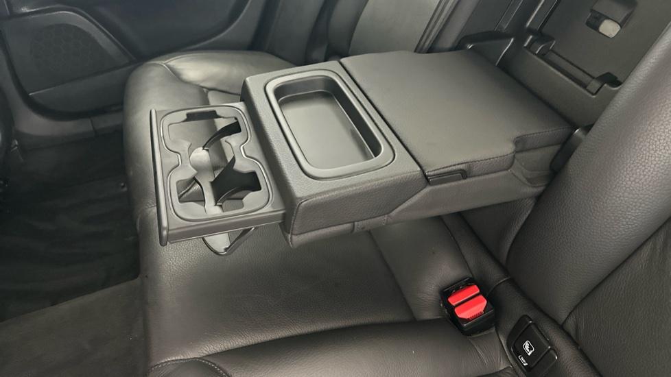 Rear Armrest/ Cup Holder