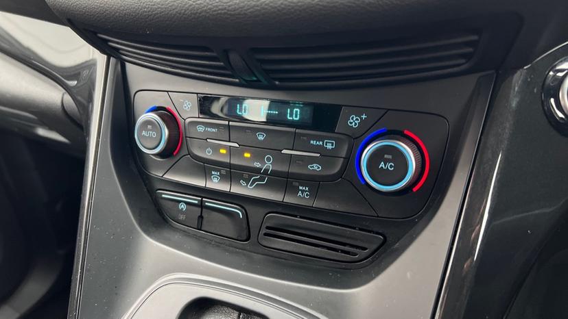 Dual Zone Climate Control 