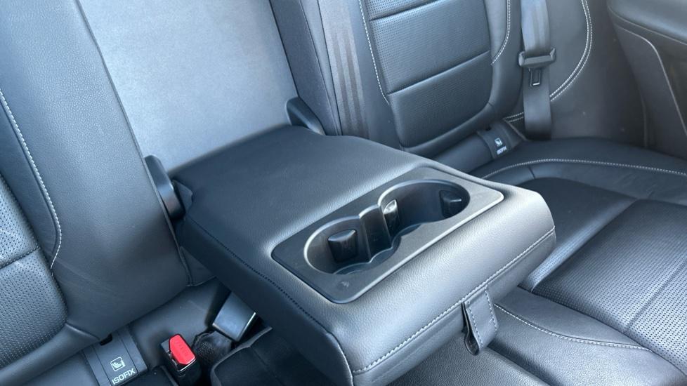 Rear Armrest/ Cup Holder