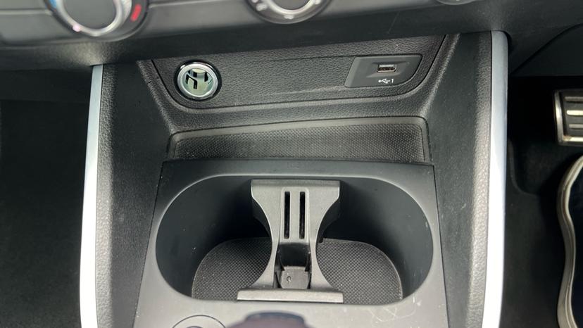 Rear Armrest/ Cup Holder