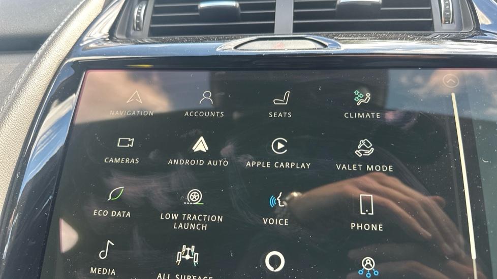 Apple Car Play & Android Auto