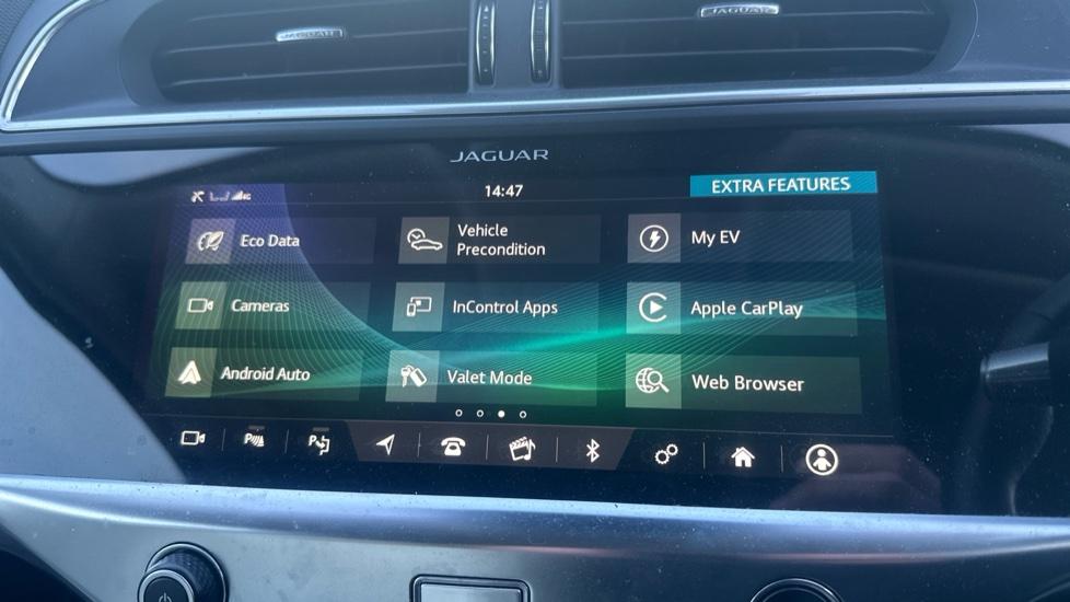 Apple Car Play & Android Auto