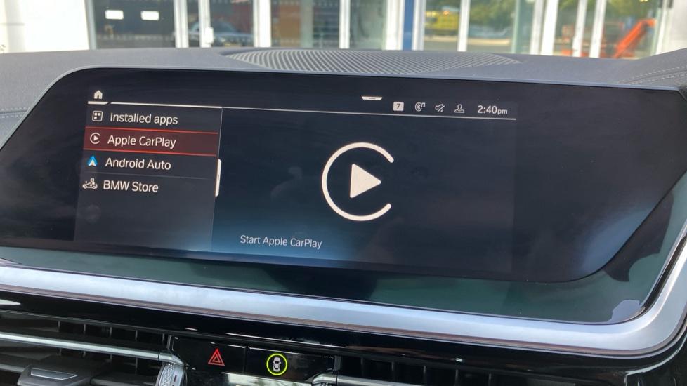 Apple Car Play & Android Auto