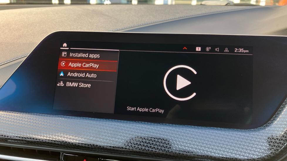 Apple Car Play & Android Auto