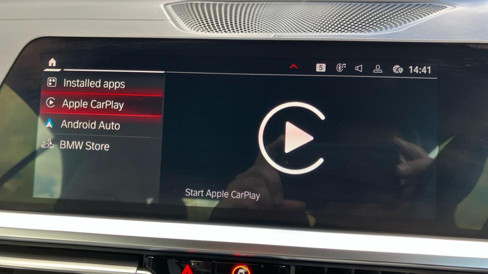 Apple Car Play & Android Auto