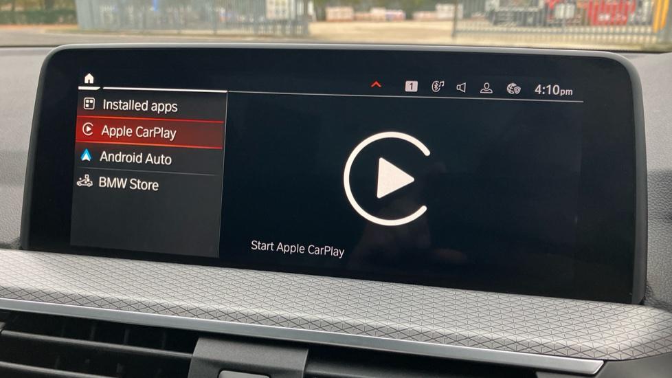 Apple Car Play & Android Auto