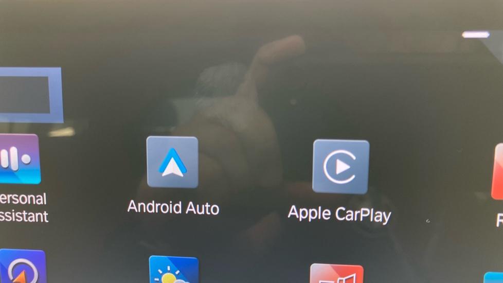 Apple Car Play & Android Auto